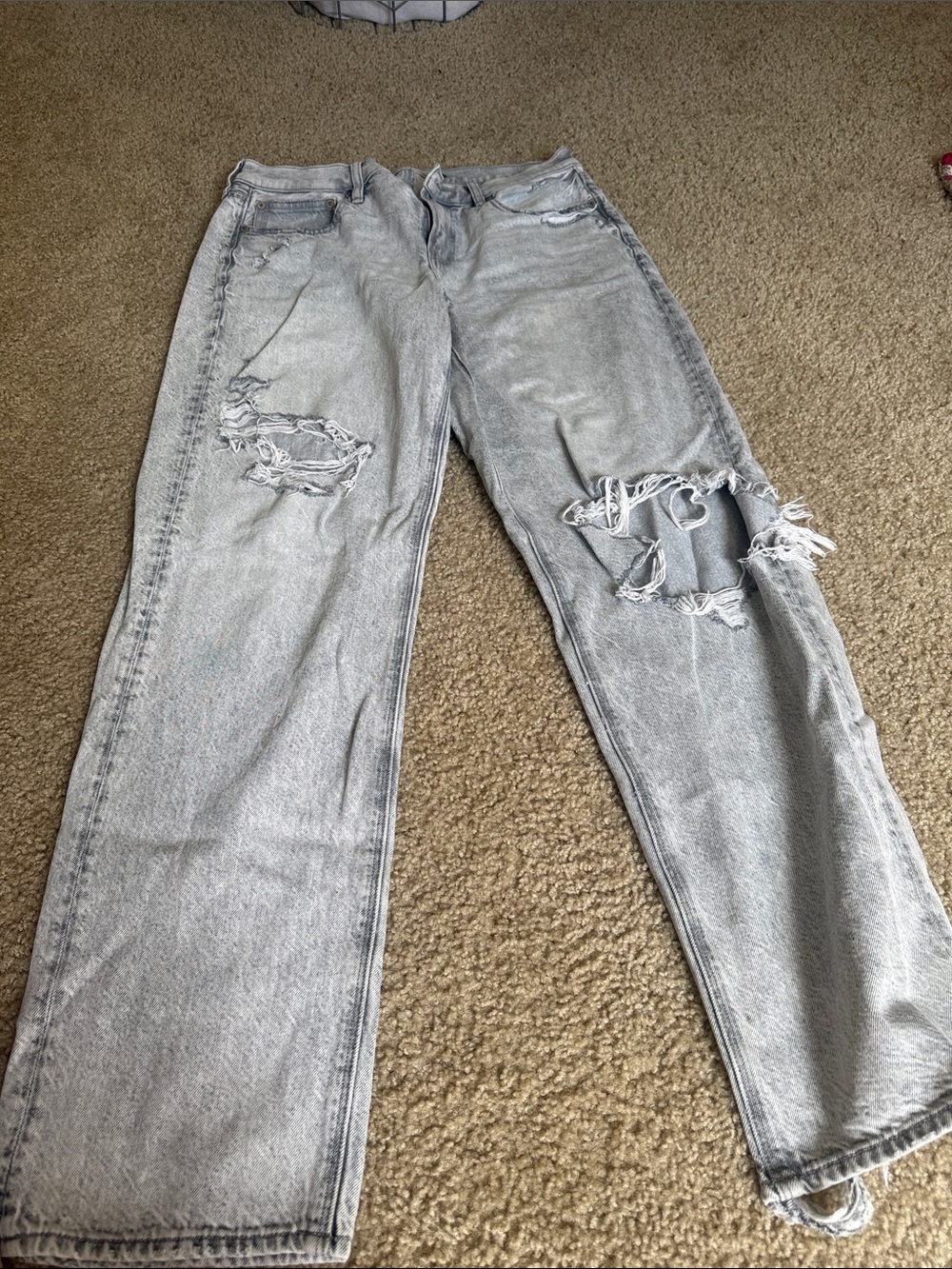 American Eagle Outfitters Light Gray Distressed Straight-Leg Jeans